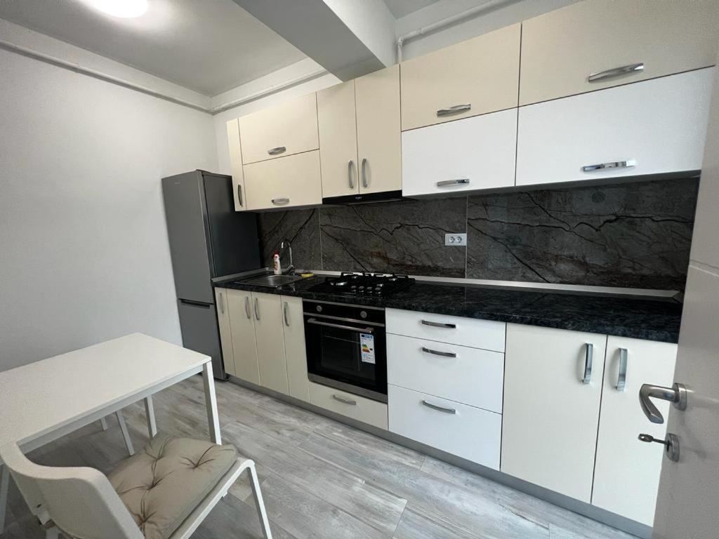 Urban Apartments And Studios - City Center Iasi Exterior foto